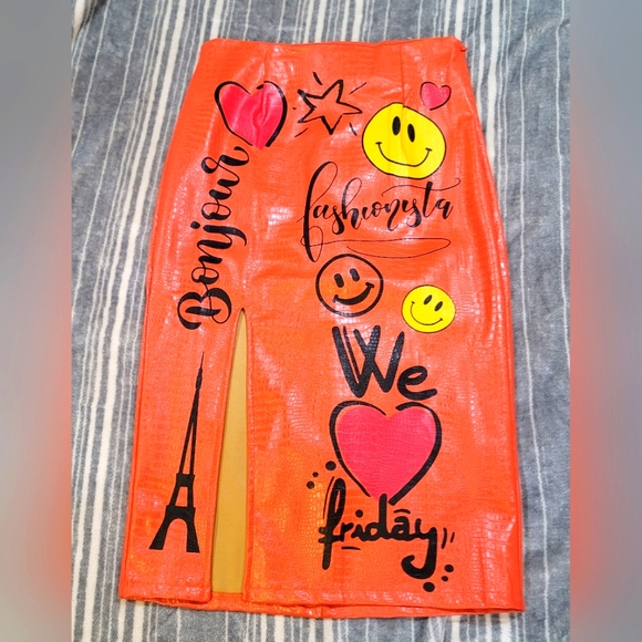 New faux leather skirt - Picture 1 of 5